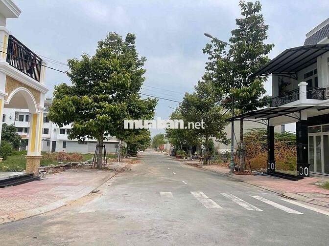 Kẹt tiền bán Golden Center Kim Oanh chỉ 1,4 tỷ sổ sẵn - TTHC Bến Cát