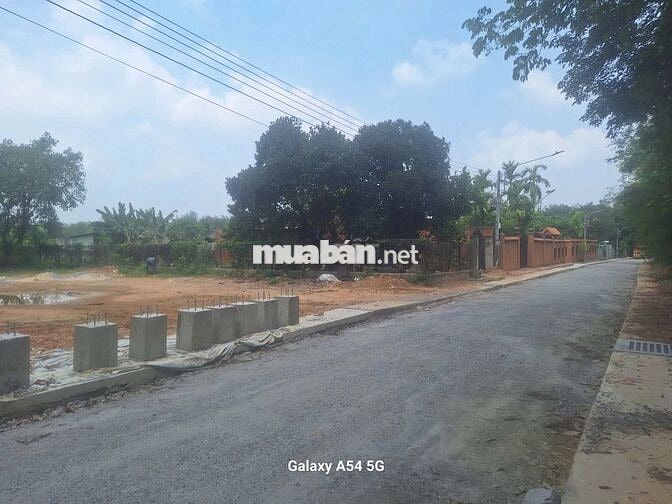 Bán 02 lô đất đẹp và rẻ, 01 lô bán 1,35 tỷ. Mua 02 lô bán 2,5 tỷ.