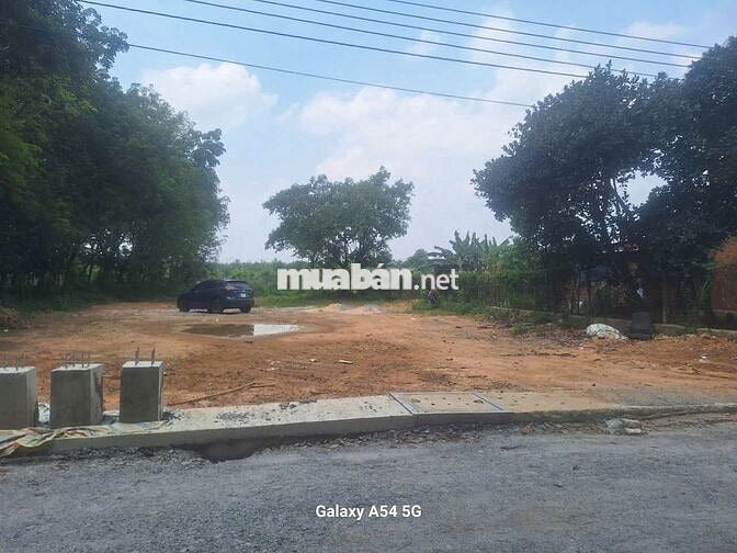Bán 02 lô đất đẹp và rẻ, 01 lô bán 1,35 tỷ. Mua 02 lô bán 2,5 tỷ.