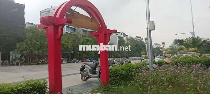 Bán Đất Trịnh Công Sơn ,cạnh Hồ Tây 