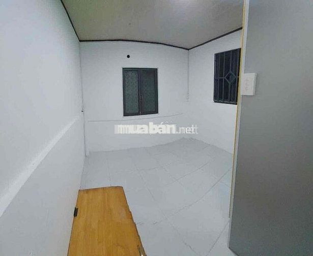 BÁN GẤP ,Mình có việc cần bán gấp nhà 28M2 SÁT Q1 CHỈ 2 PHÚT ĐI XE