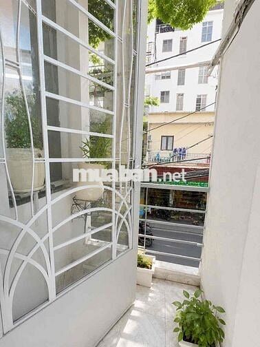 CHO THUÊ CĂN HỘ DẠNG STUDIO NỘI THẤT CAO CẤP NGAY TRUNG TÂM Q7, TDTU