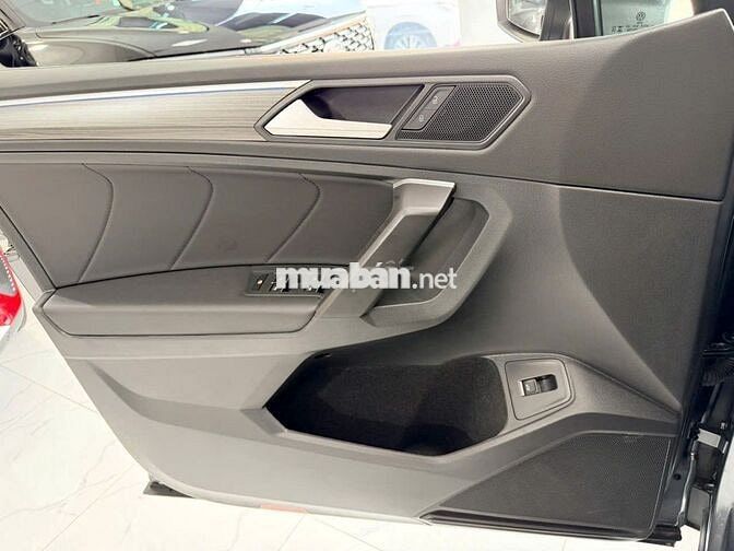 Volkswagen Tiguan 2023 dkld 2025 bảo hành đến 2028