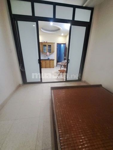 Cho thuê cả nhà 5 tầng mặt ngõ ôtô phố Khương Trung