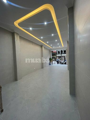 Cho thuê nhà mặt phố Nguyễn Văn Huyên, 100m2, 3 tầng, có thang máy