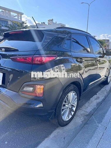 Hyundai Kona 2.0 bản tiêu chuẩn Đen đời 2021
