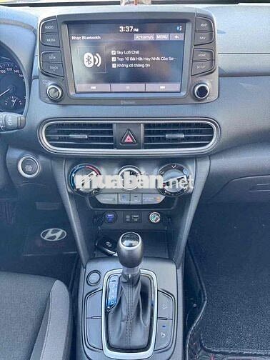 Hyundai Kona 2.0 bản tiêu chuẩn Đen đời 2021