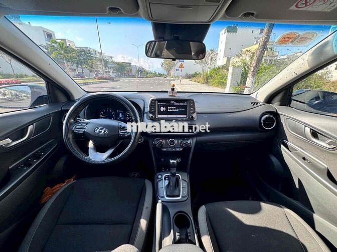 Hyundai Kona 2.0 bản tiêu chuẩn Đen đời 2021