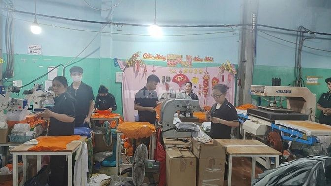 CÔNG TY JUST PLAY TUYỂN NHÂN VIÊN IN ÉP LOGO CA ĐÊM  