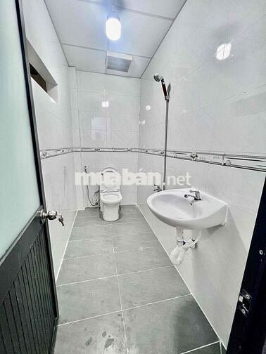 Cho Thuê Nhà Mới Xây 100% Ngay Ngã Tư Ga DT 90m2 Trệt 1Lửng 3Pn 1Wc