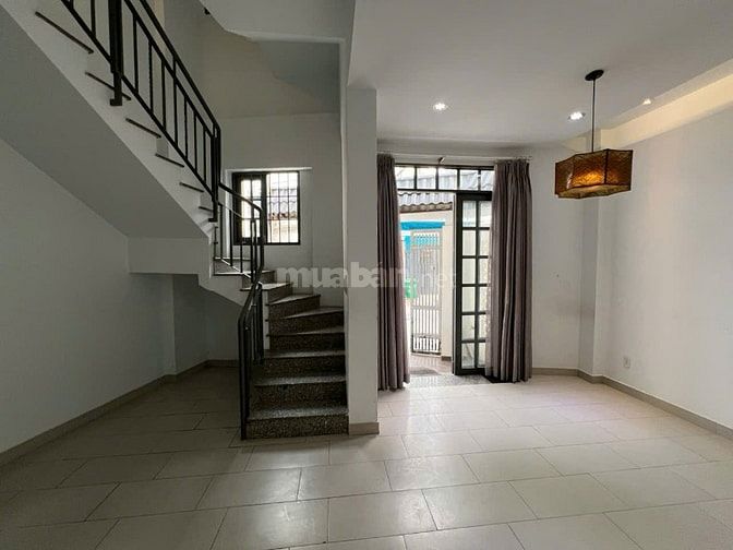 Chủ cần bán nhà ngay chợ Chiều Q2, diện tích 53m