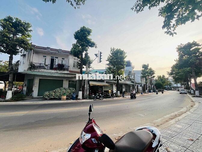 MẶT TIỀN KD NGUYỄN ĐÌNH CHIỂU P.Đông Hoà TPHCM