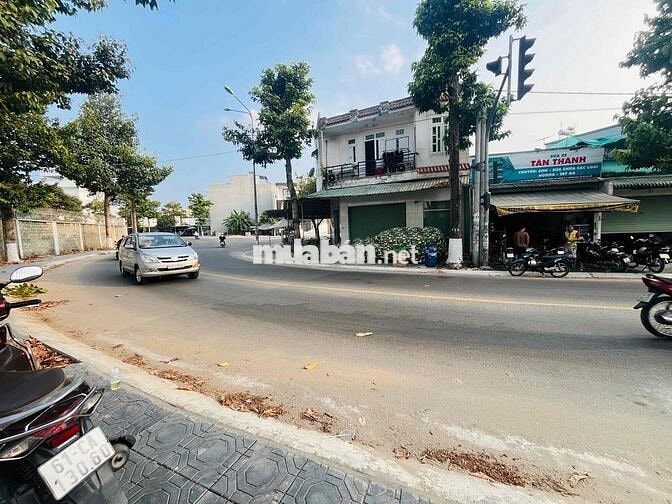 MẶT TIỀN KD NGUYỄN ĐÌNH CHIỂU P.Đông Hoà TPHCM