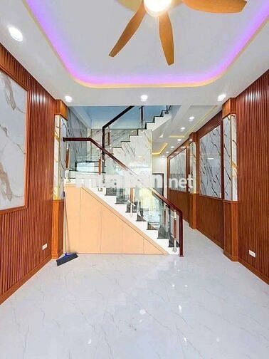 Nhà phố mới xây gần chợ Bình An và làng đại học quốc gia Tphcm