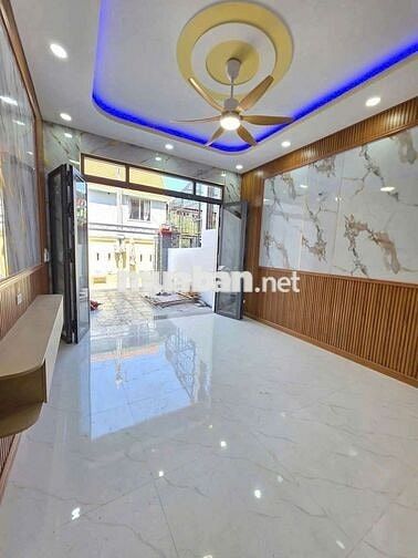 Nhà phố mới xây gần chợ Bình An và làng đại học quốc gia Tphcm