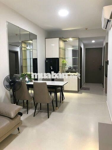 Căn 2 Phòng ngủ View Hồ bơi đẹp; Trống sẵn; Giá thuê cạnh tranh.