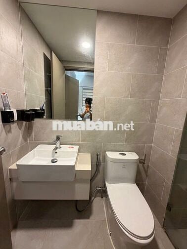 Căn 2 Phòng ngủ View Hồ bơi đẹp; Trống sẵn; Giá thuê cạnh tranh.