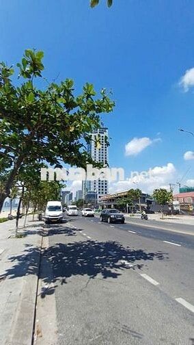 LÔ GÓC ĐƯỜNG 10M5 SÁT BIỂN MÂN THÁI - SƠN TRÀ - ĐÀ NẴNG. CHỈ 185TR/M2