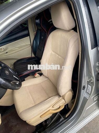 Toyota Vios màu Bạc 5 chỗ