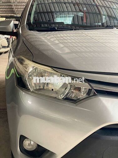 Toyota Vios màu Bạc 5 chỗ
