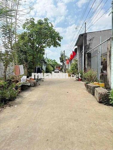 đất ngay khu dân cư kín mít,ấp 2 xã sông trầu này phường trảng bom