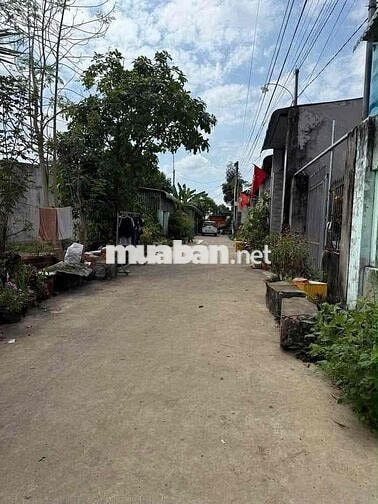 đất ngay khu dân cư kín mít,ấp 2 xã sông trầu này phường trảng bom