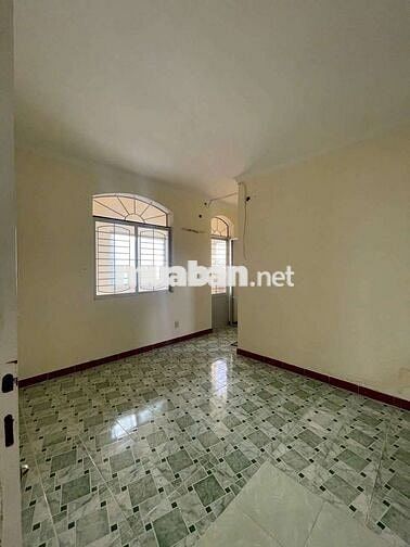 BIỆT THỰ 200M2 P.LINH ĐÔNG, 2TẦNG 3PN 2WC SÂN ĐẬU OTO, Ở+LÀM VP, KHO