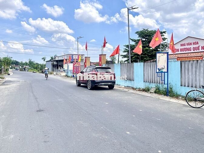 Đường nhựa 10m5 -  ra thẳng QL1A chỉ 1,5km - chỉ từ 1 tỷ 090tr/lô