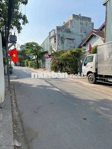 BIỆT THỰ 200M2 P.LINH ĐÔNG, 2TẦNG 3PN 2WC SÂN ĐẬU OTO, Ở+LÀM VP, KHO