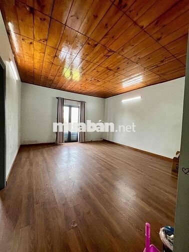 Cho Thuê Nhà Biệt Thự DT 9x20 1Trệt 1Lầu 5Pn 2Wc Gara Ôtô 1/ QL1A APĐ