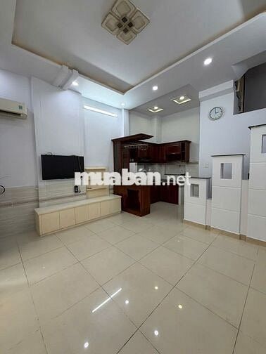 Cho thuê nhà đẹp 1 trệt + 3 lầu phường Chánh Hưng, HCM, Giá 9tr/tháng