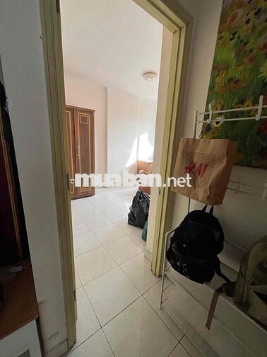 SANG NHƯỢNG GẤP CHUNG CƯ CENTRAL GARDEN 2PN 2WC
