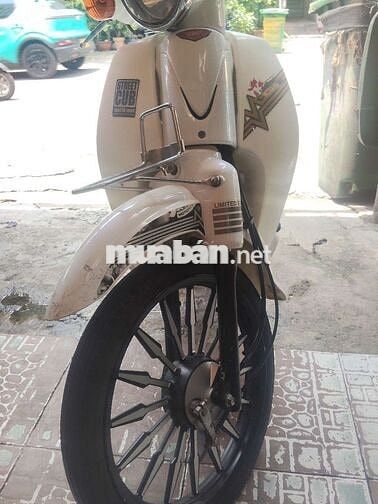 Honda Cub 50cc màu Trắng
