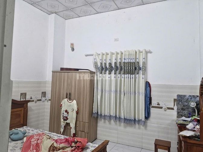 Bán nhà 1 trệt, 1 lầu, đg Ô tô, rộng 4m, nhỉnh 4 tỷ, gần L.Th.Hà