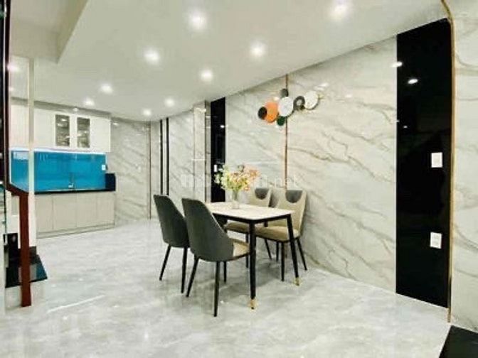 Ông Bảy cần bán gấp nhà Nguyễn Xi. SHR