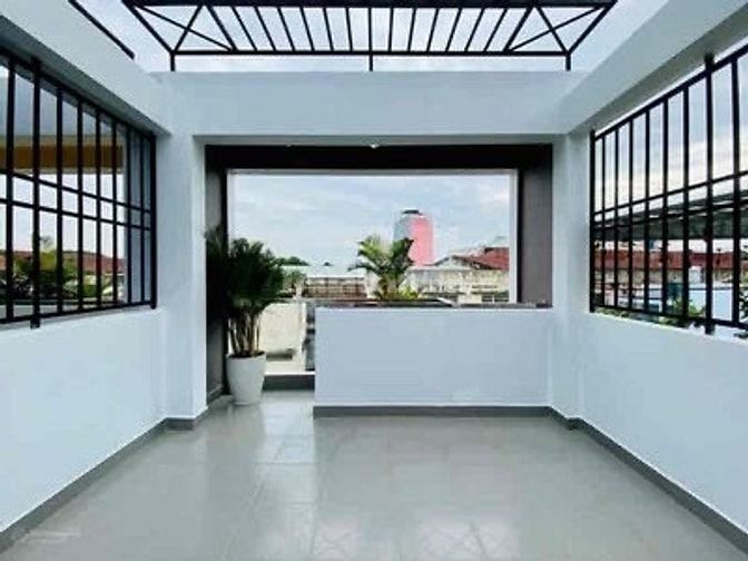 Ông Bảy cần bán gấp nhà Nguyễn Xi. SHR
