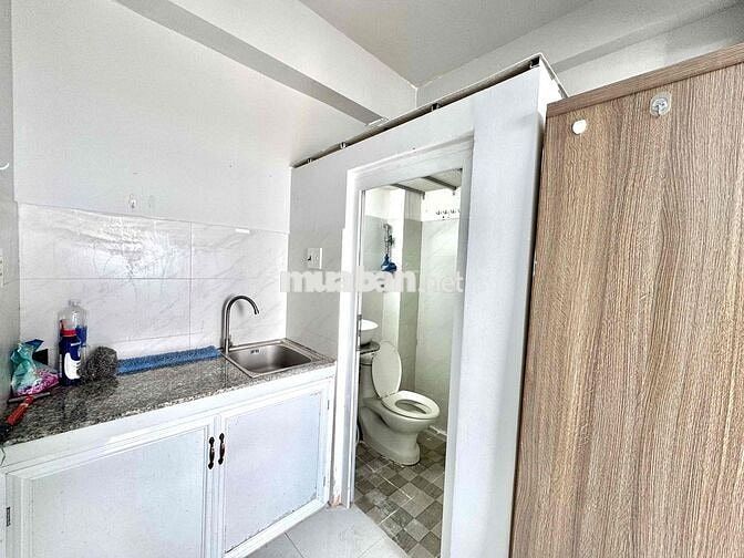 CHO THUÊ PHÒNG CÓ CỬA SỔ TRỜI, MÁY LẠNH, TỦ ĐỒ TẠI LÊ ĐỨC THỌ P7