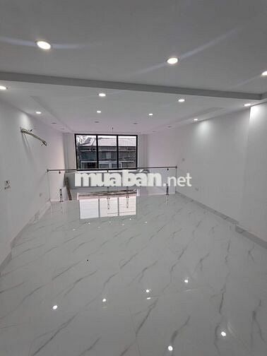 [CHO THUÊ NHÀ NGUYÊN CĂN] – ĐƯỜNG TRƯỚC NHÀ RỘNG 3 Ô TÔ TRÁNH