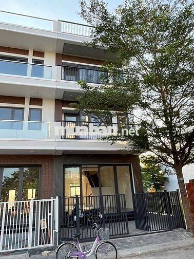 CHO THUÊ NHÀ PHỐ VALORA MIZUKI PARK 4PN 5WC giá 18 tr/tháng