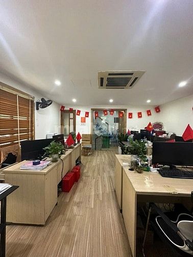 Chỉ 18,8 Tỷ - 8 Tầng - Thang Máy - Lô góc - 3 thoáng - 3 ô tô tránh
