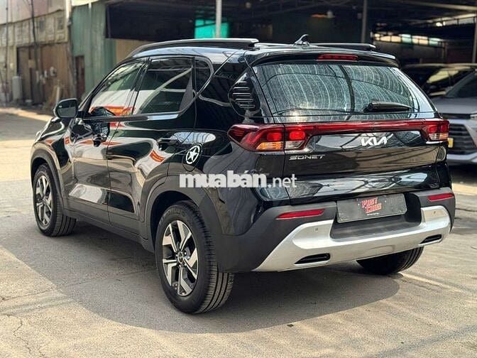 Kia Sonet 2022 Deluxe 1.5AT, màu đen, 47.000 km