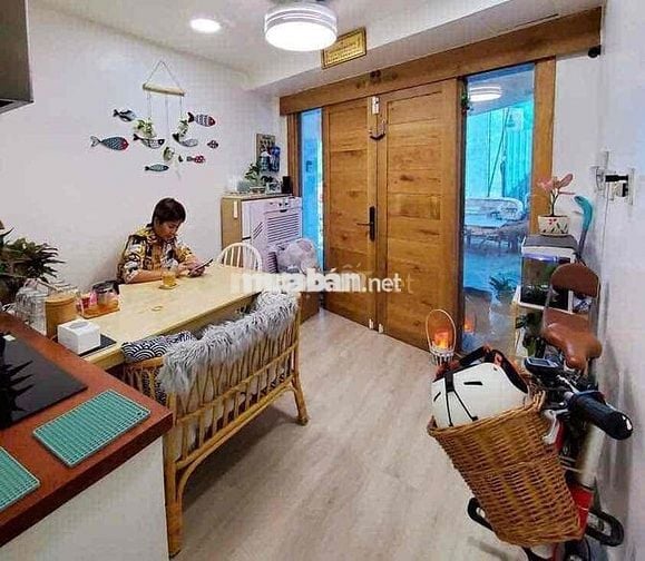 BÁN NHÀ HẼM XE HƠI 6M CMT8 P11 QUẬN 3 DT 3 x 9 27m2 2 TẦNG GIÁ 5.2 TỶ