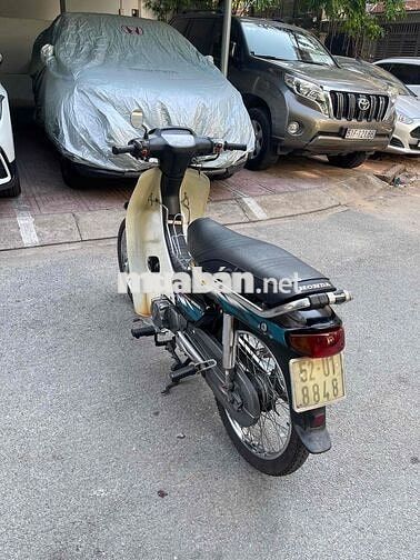 Honda Dream Đen trắng