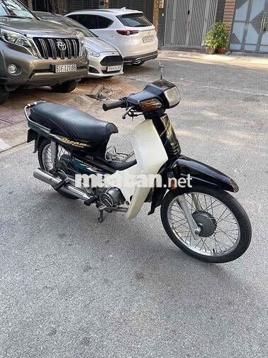 Honda Dream Đen trắng