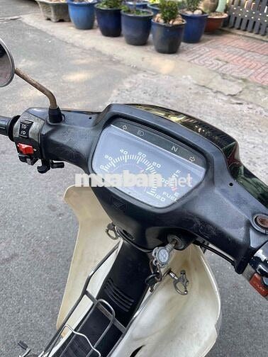 Honda Dream Đen trắng