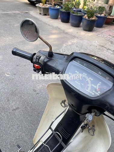 Honda Dream Đen trắng