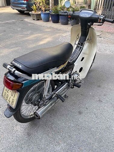 Honda Dream Đen trắng