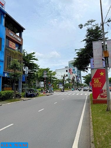 BÁN NHÀ MẶT TIỀN : 435 NGUYỄN VĂN LINH - P. TÂN PHONG - Q. 7 - TPHCM