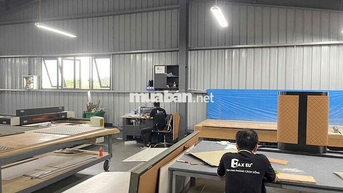 Tuyển thợ nhôm kính và thợ nội thất