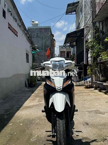 Honda Blade Trắng đen Thể thao